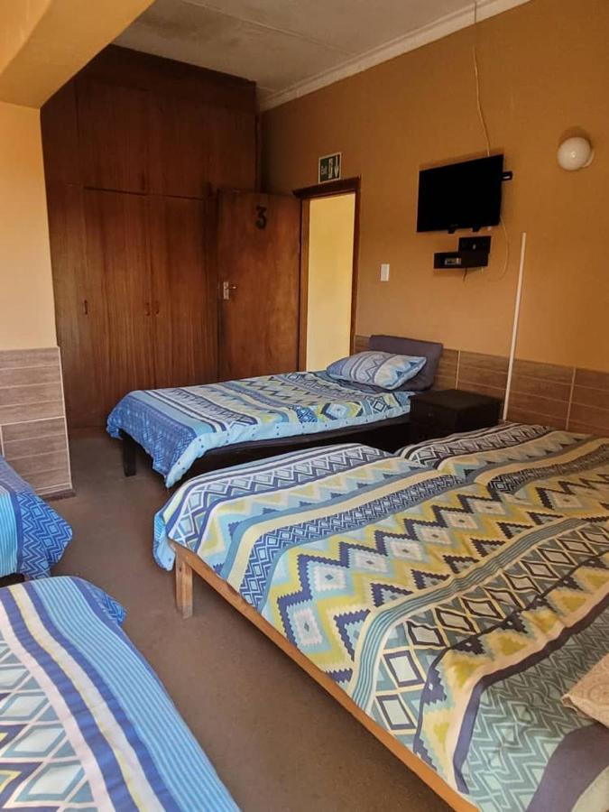Skippers Backpackers Cc Уолфиш-Бей Экстерьер фото