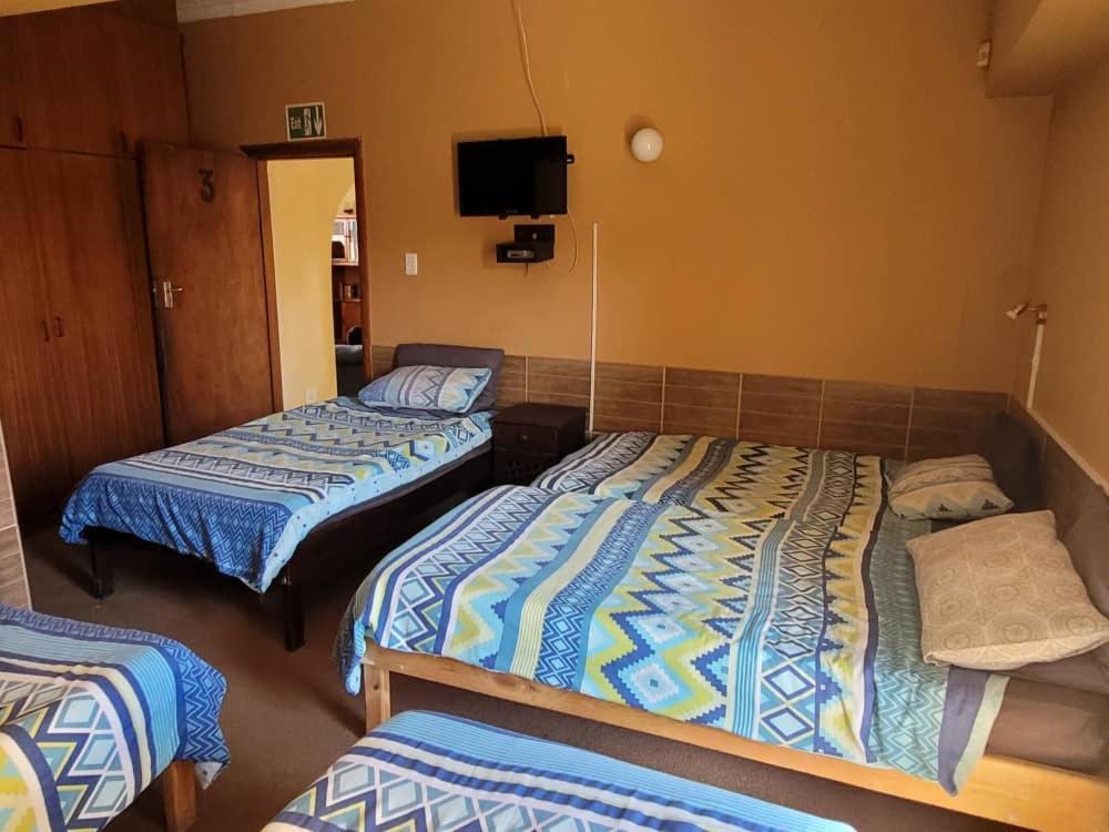 Skippers Backpackers Cc Уолфиш-Бей Экстерьер фото